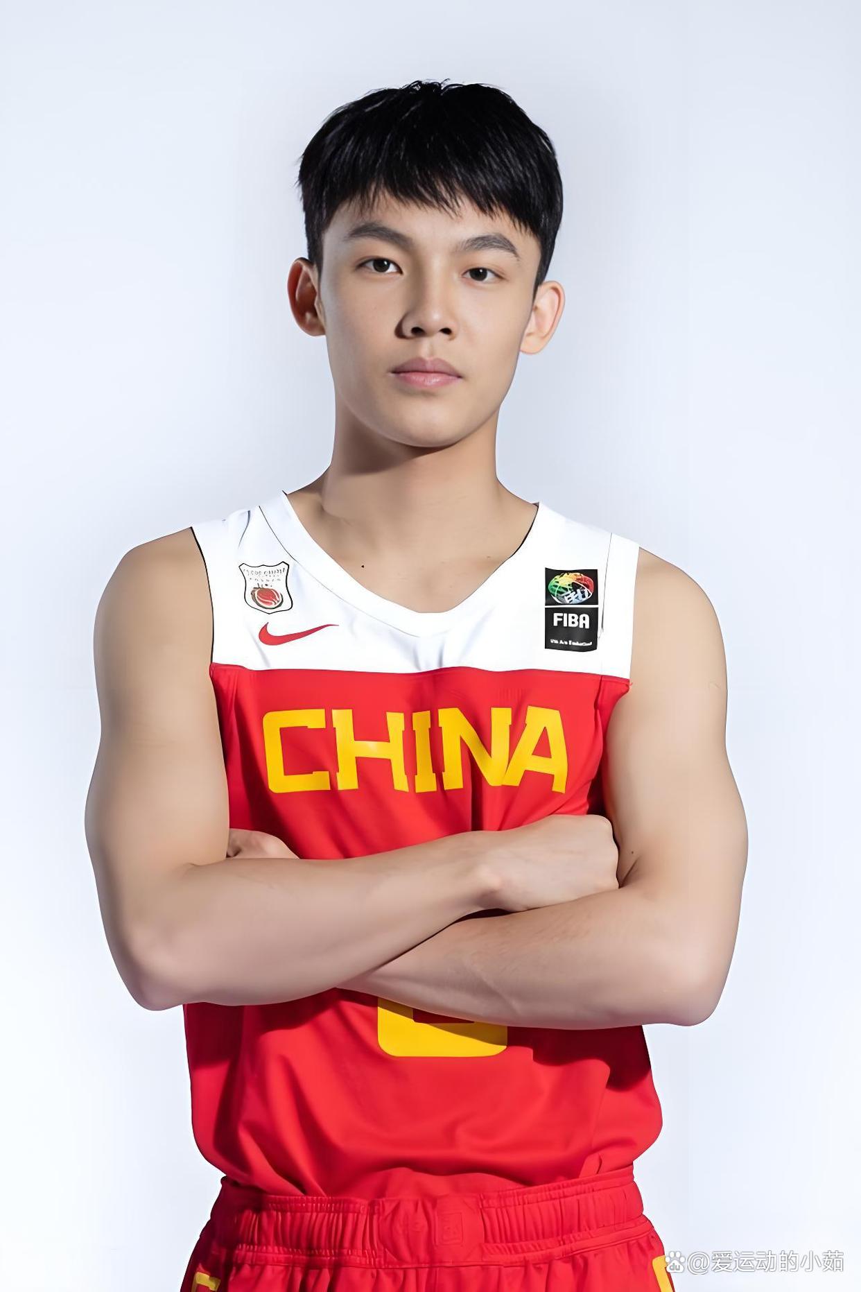 包含广东宣布球队主教练变动球迷瞩目未来的词条