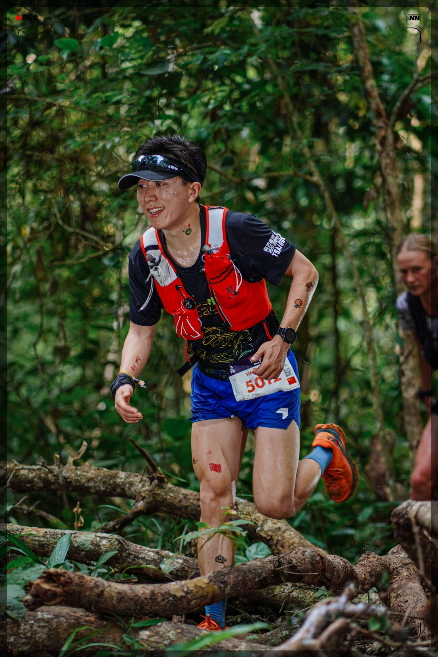 印度田径选手勇夺第一，冲刺胜利