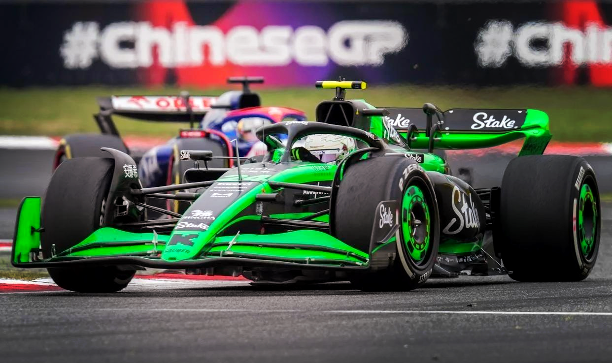 红牛二队绝杀索伯车队，周冠宇扛起全队