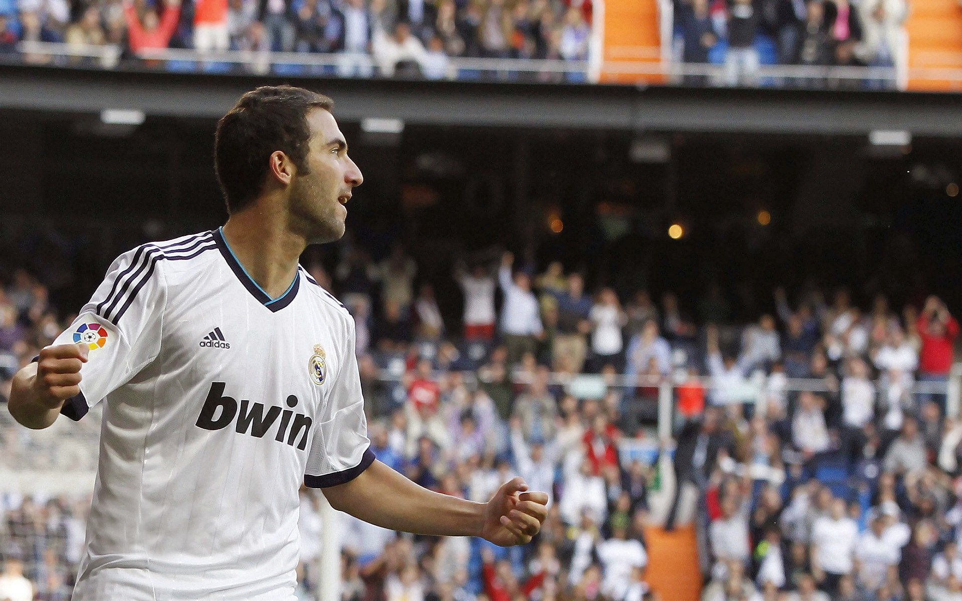 当塞维利亚的橙香遇见新西兰的草浪，黄喜灿的跨时空制胜传奇