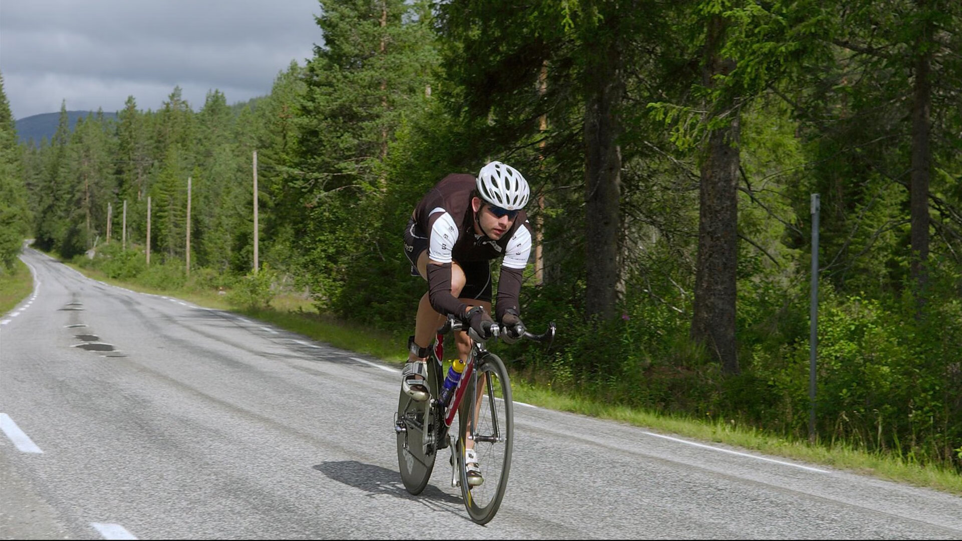 乌克兰生死战拜仁，李刚仁一锤定音，亚洲之光闪耀欧冠之夜