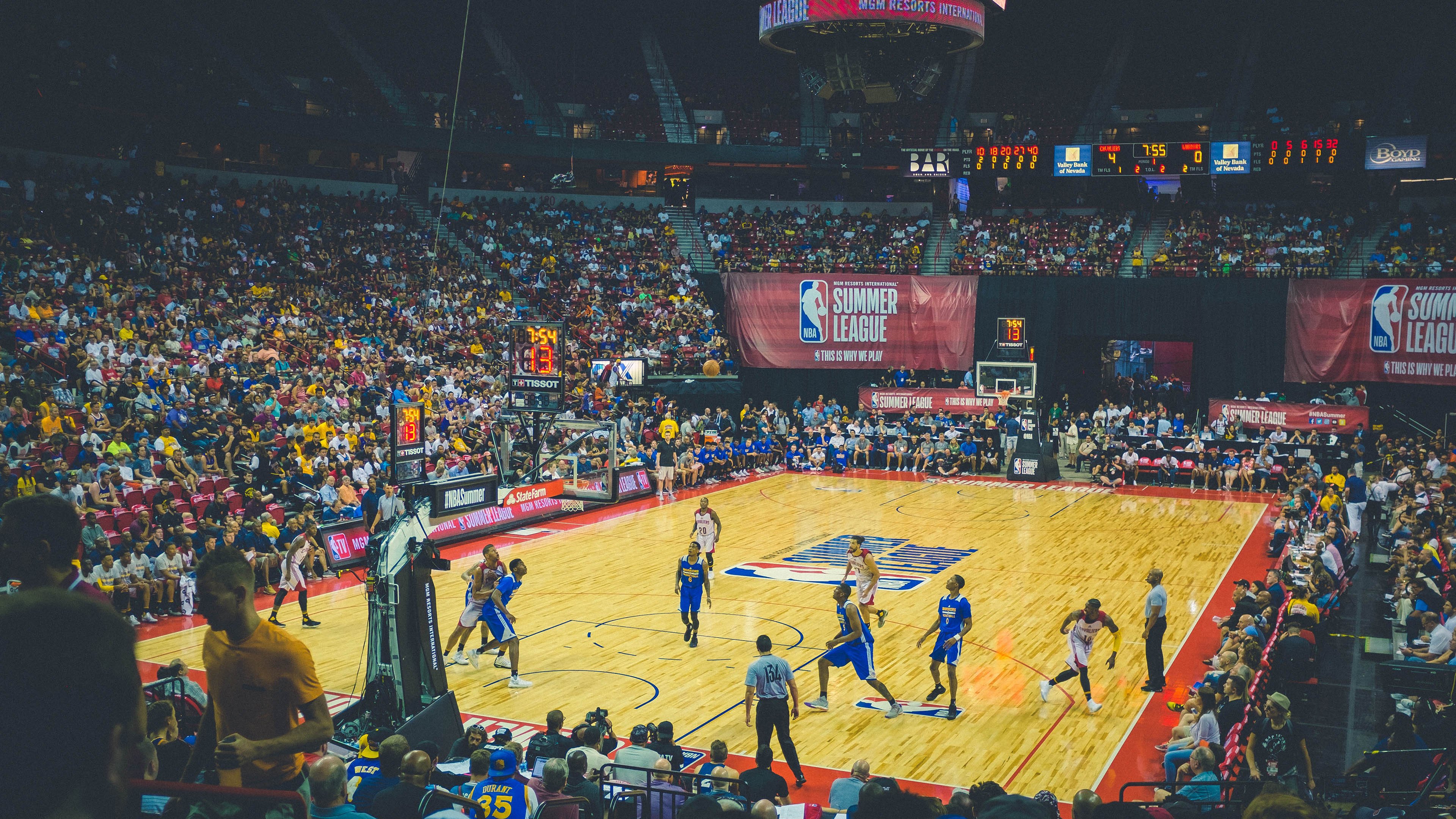 森林狼冲垮掘金,莫兰特在奥运周期关键战接管比赛